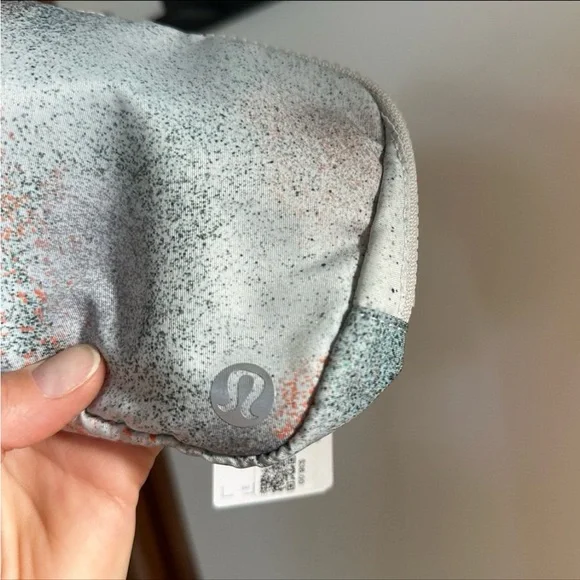 NWT Lululemon everywhere belt bag 1L - Picture 9 of 12